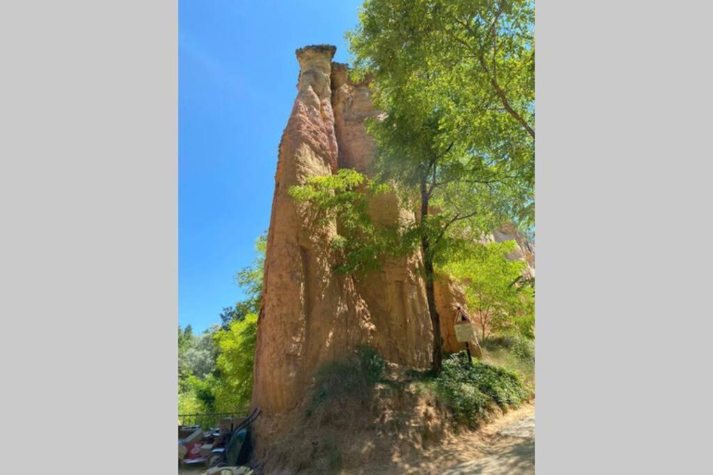 Eblouissant Appartement Au Calme D'Une Residence Avec Piscine Idealement Situe Au Pied Du Colorado Provencal Dans Le Prestigieux Luberon Rustrel Exteriér fotografie