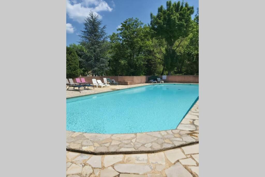 Eblouissant Appartement Au Calme D'Une Residence Avec Piscine Idealement Situe Au Pied Du Colorado Provencal Dans Le Prestigieux Luberon Rustrel Exteriér fotografie