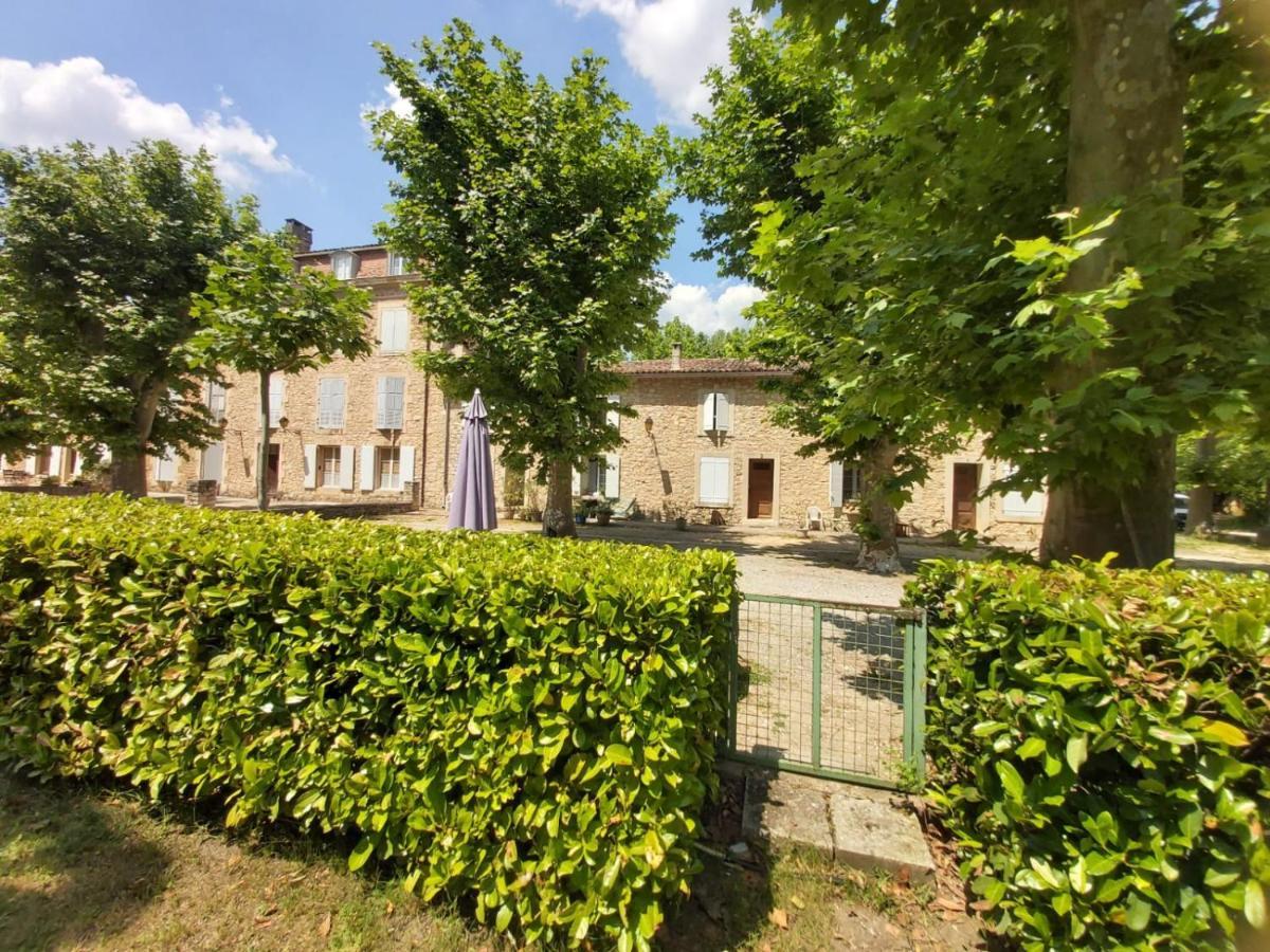 Eblouissant Appartement Au Calme D'Une Residence Avec Piscine Idealement Situe Au Pied Du Colorado Provencal Dans Le Prestigieux Luberon Rustrel Exteriér fotografie