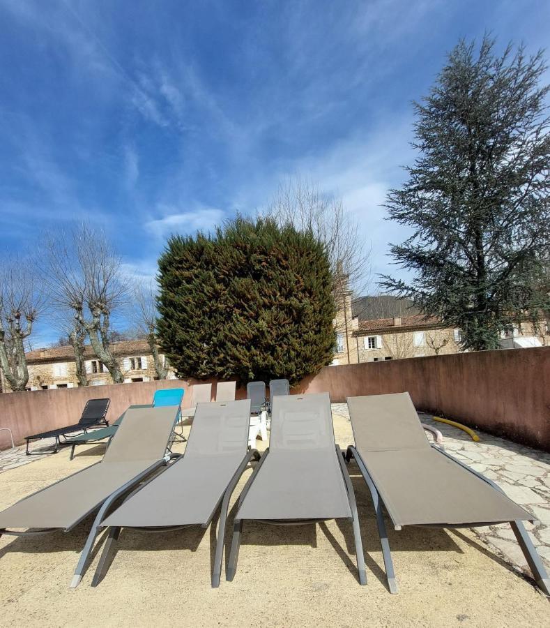 Eblouissant Appartement Au Calme D'Une Residence Avec Piscine Idealement Situe Au Pied Du Colorado Provencal Dans Le Prestigieux Luberon Rustrel Exteriér fotografie